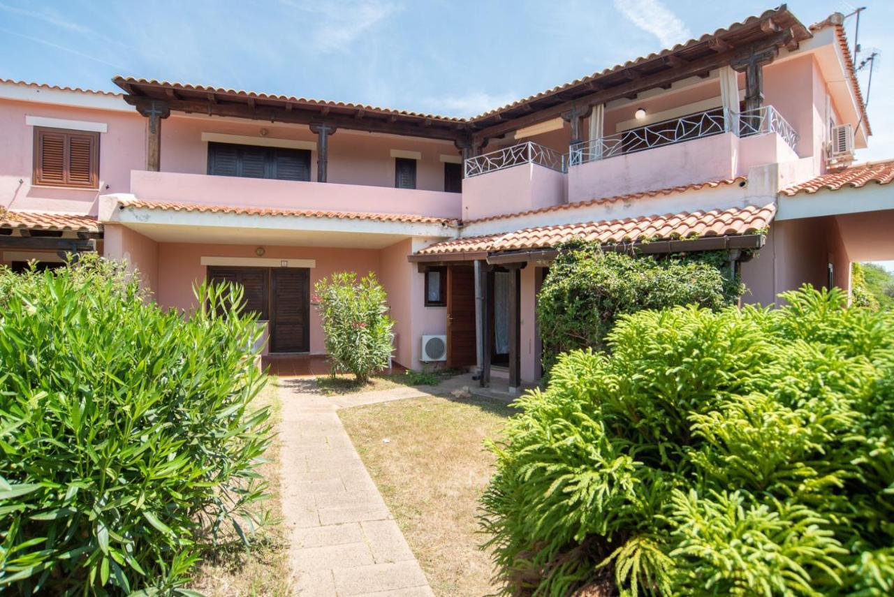 Casa Vacanza Li Menduli San Teodoro San Teodoro  Exterior photo